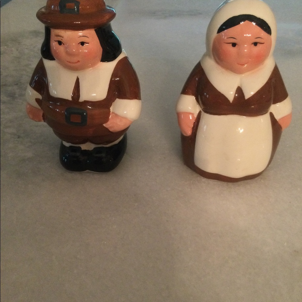 Publix Pilgrim Salt and Pepper Set